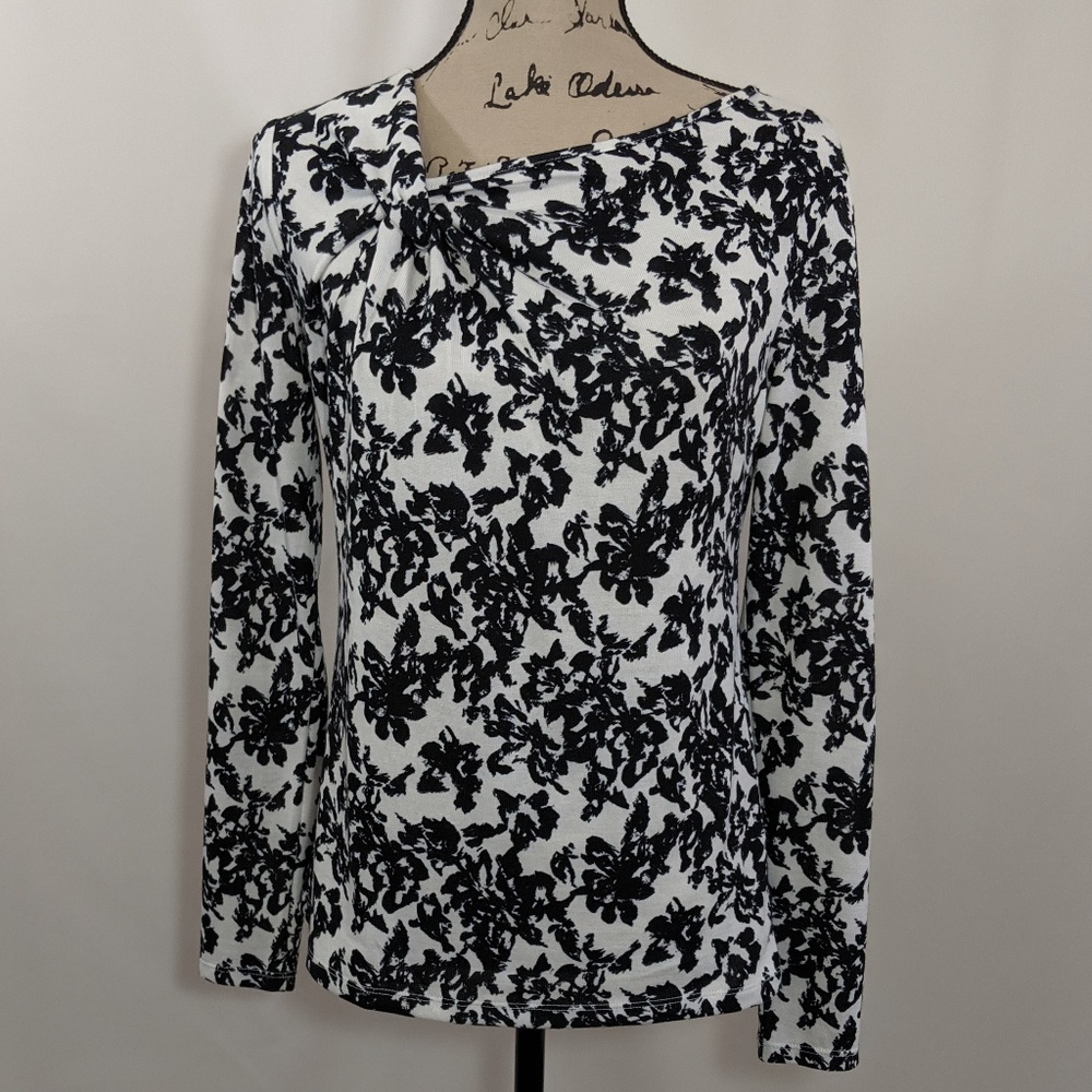 NWT ANN TAYLOR Black White Twist Neckline Sweater Top Floral S
